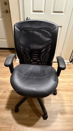 Fully adjustable office