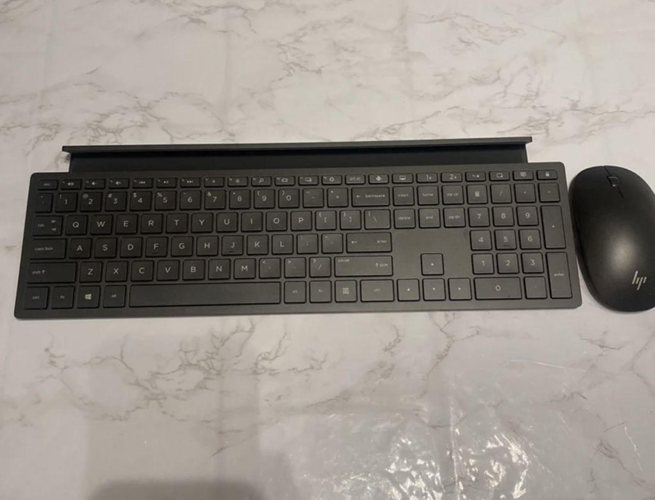 HP Wireless Keyboard & Mouse (New) 