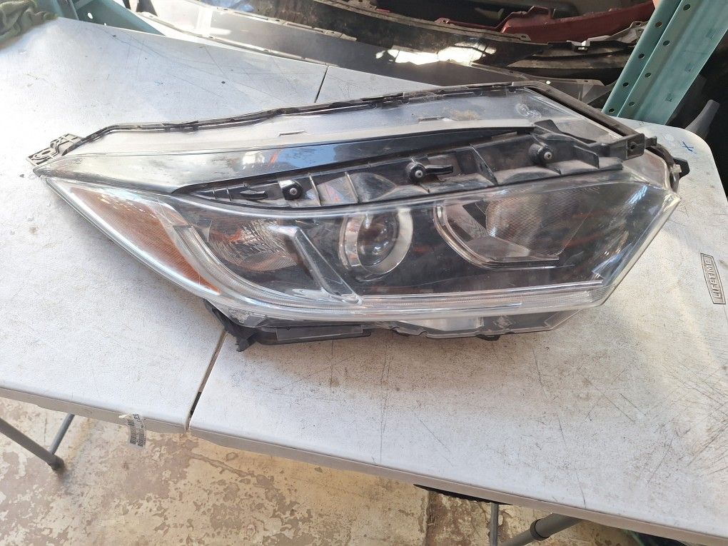 Honda Hrv Right Headlight Oem