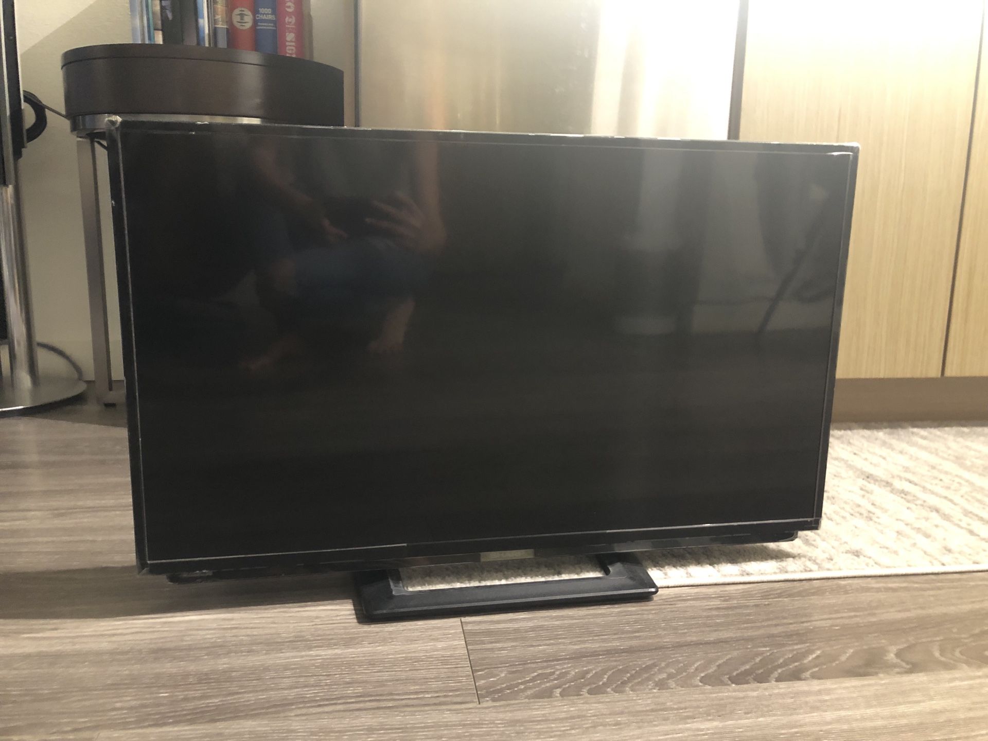 SHARP 32” TV