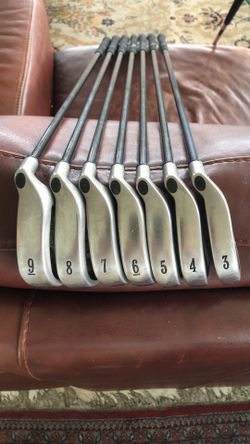 Callaway X-12 RH iron set 3-9 RCH 96 regular graphite shafts new grips