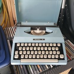 Royal Jet Vintage Typewriter