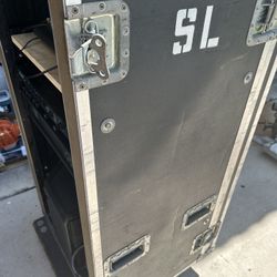 Case + QSC Amplifier + Alesia Croverb+mackie Mixer+ Bose Speakers 802