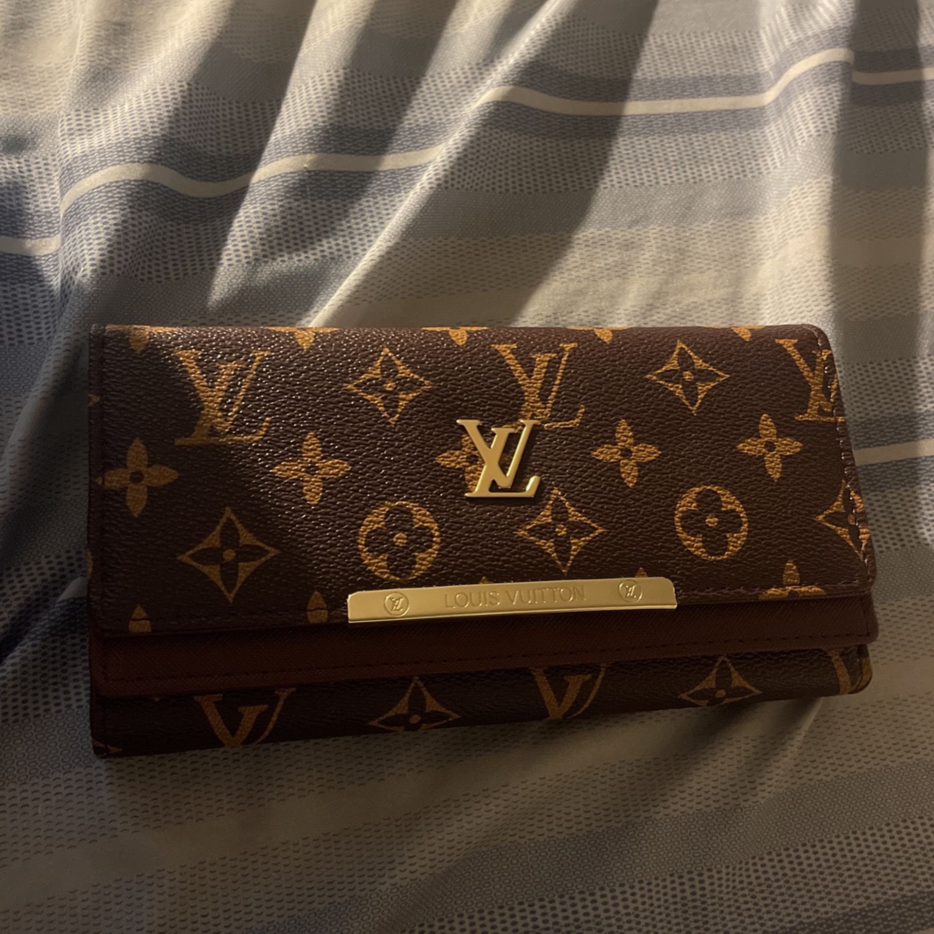 Louis Vuitton Matching Bag And Wallet for Sale in North Providence, RI -  OfferUp
