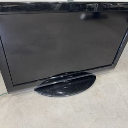 Toshiba 40”inch. NOT SMART TV. -35ave & Glendale
