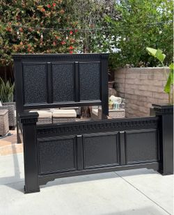 Ashley Furniture Cavallino King Mansion Bed Frame