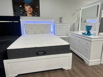 Beautiful 5pc Bedroom Set On Special Limited Time Only $899 WITH FREE MATTRESS ‼️