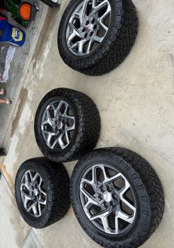 GMC Sierra OEM 20” on 33 Stocks