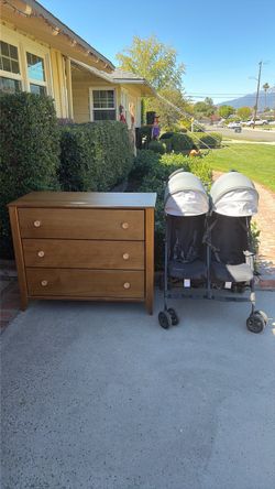 Yard sale all small items $1 today Sunday