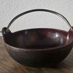 Cast Iron 3 Legged Bean Pot Kettle 7 1/2” Diameter by 3" - Vintage #16