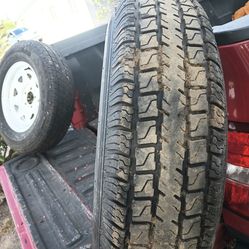 I have two 5 lug pattern 15 in rims and two new tires.