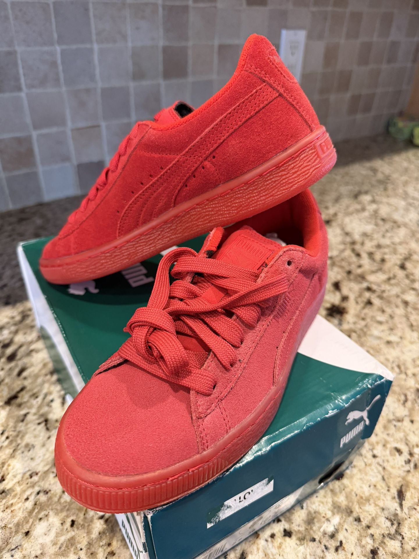 Puma Suede Classic JR sneakers in youth size 3.5