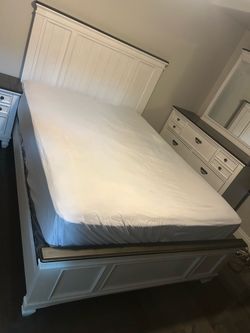 Bedroom set