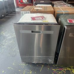 Last Call Whirlpool 24 Inch Stainless Steel Dishwasher 