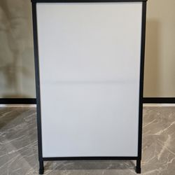 Sandwichboard with interchangeable panels