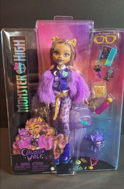 MONSTER HIGH CLAWDEEN WOLF G3 Doll W/ Pet Dog Crescent & Lots of Accessories.