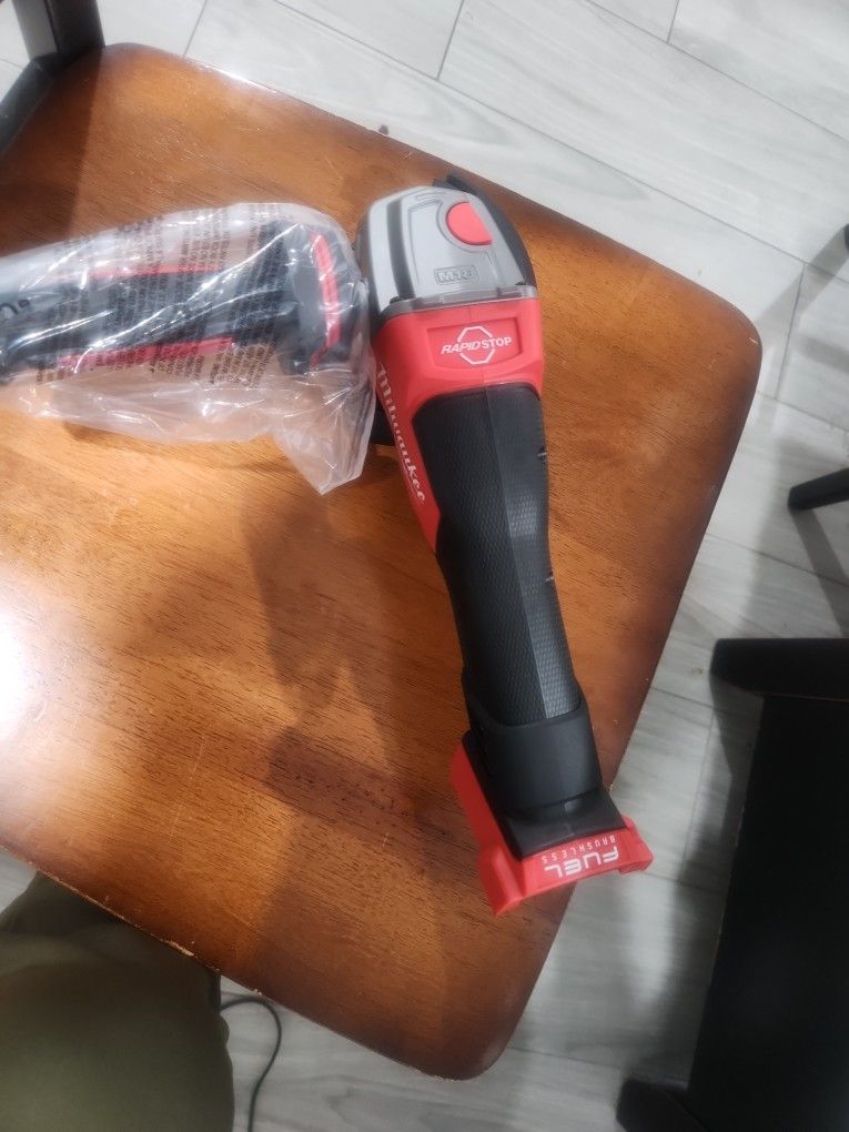 Milwaukee M18 Fuel Brushless Grinder