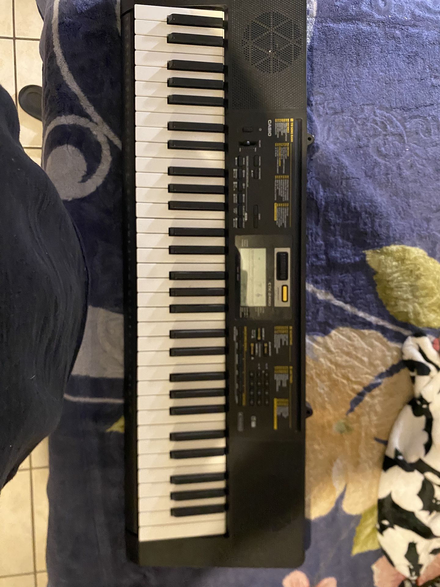 Casio Ctk-2400 61-Key Portable Premium Keyboard