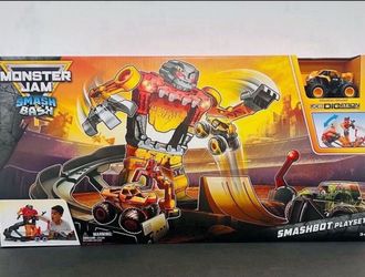 Monster Jam Smash & Bash SmashBot Playset