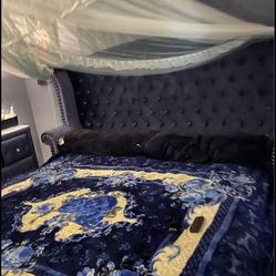 Beautiful king size complete bedroom blue velvet set read ad carefully $2400 Cash Only