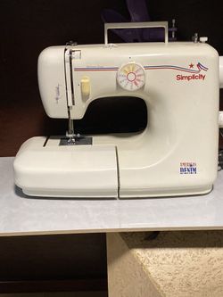 Singer Sewing Machine & Simplicity Sewing Machine Package Deal