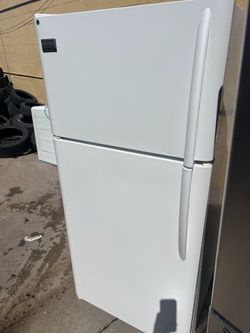 Frigidaire white top freezer refrigerator -free delivery