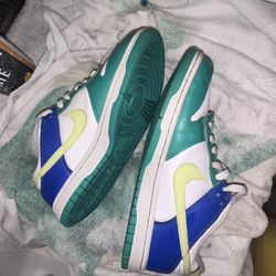 glue yellow n green dunks low