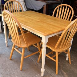 DINING TABLE /4 CHAIRS 