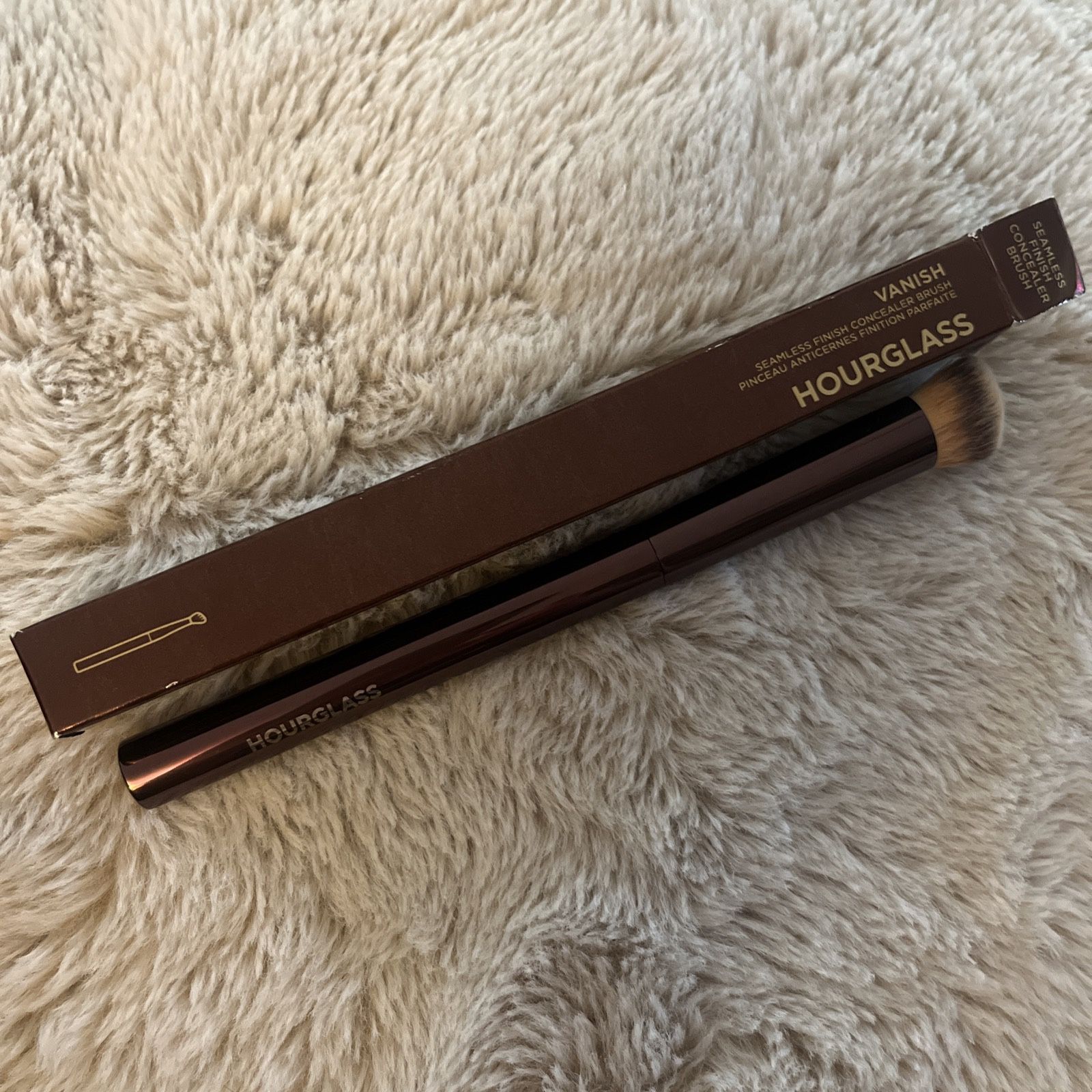 Hourglass Vanish Seamless Finish Concealer Brush
