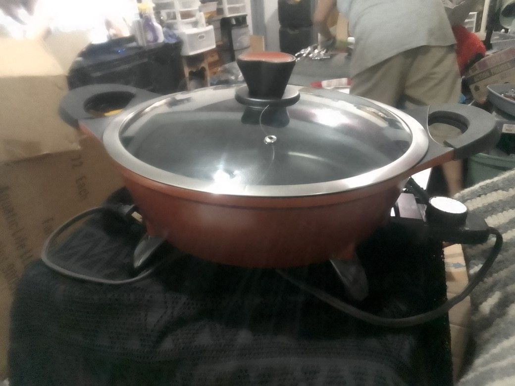 TROOPS BBQ DEVIDED ELECTRIC 12 In SKILLET