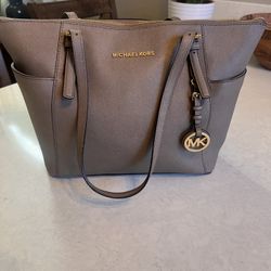 MICHAEL KORS TAUPE TOTE