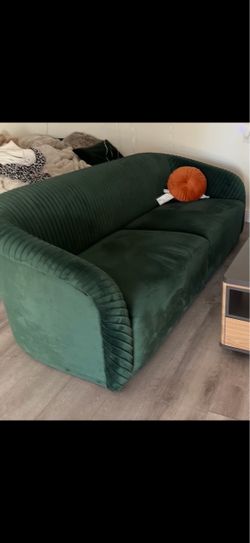 YARA PLEATED FOREST GREEN VELVET SOFA