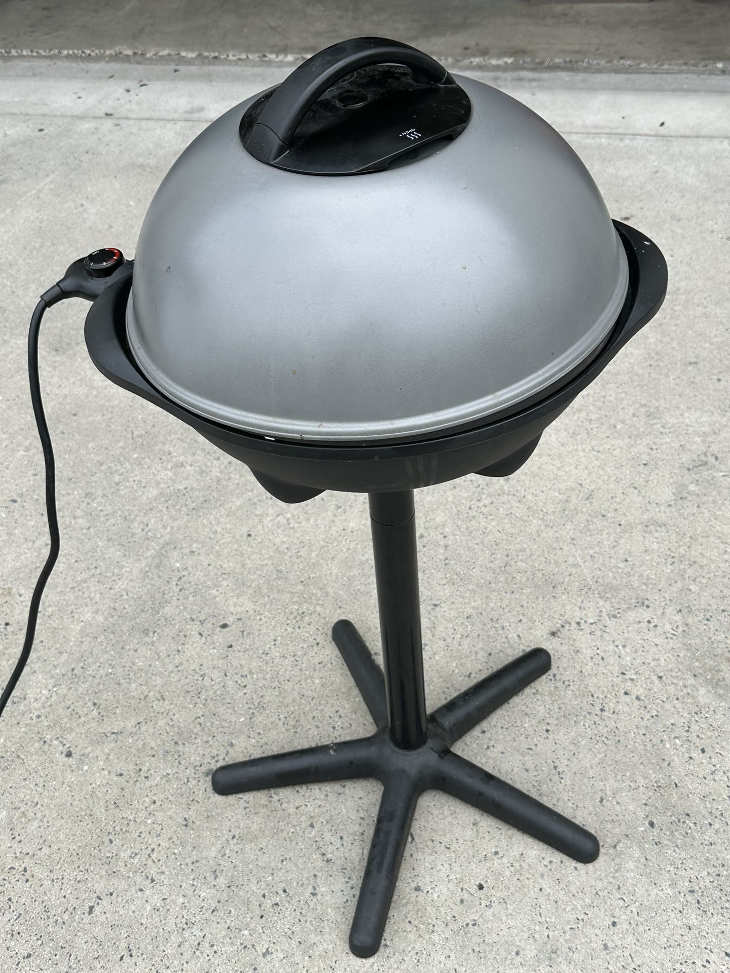 George Foreman Indoor/Outdoor Electric Grill Silver, 12+ Servings Up to 15