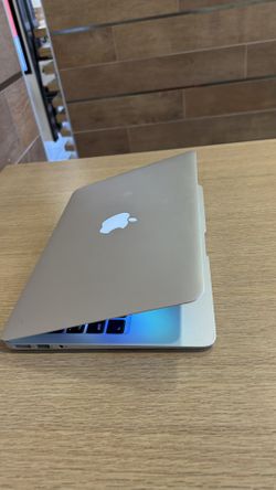 Apple MacBook Air 11” I5/8GB/128GB SSD $180