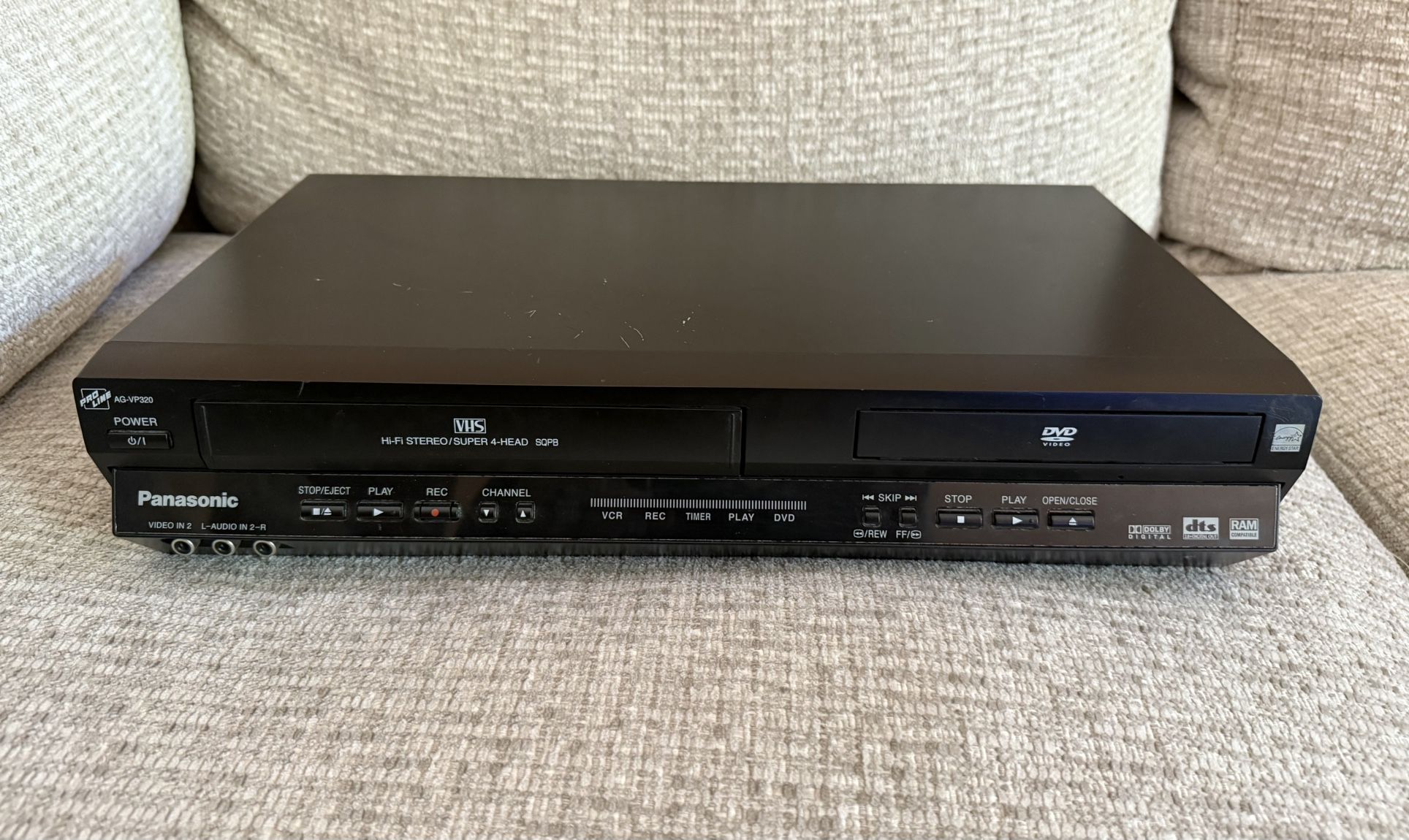 Panasonic AG-VP320 DVD/VHS Combo 4 Head Hi-Fi Stereo VCR