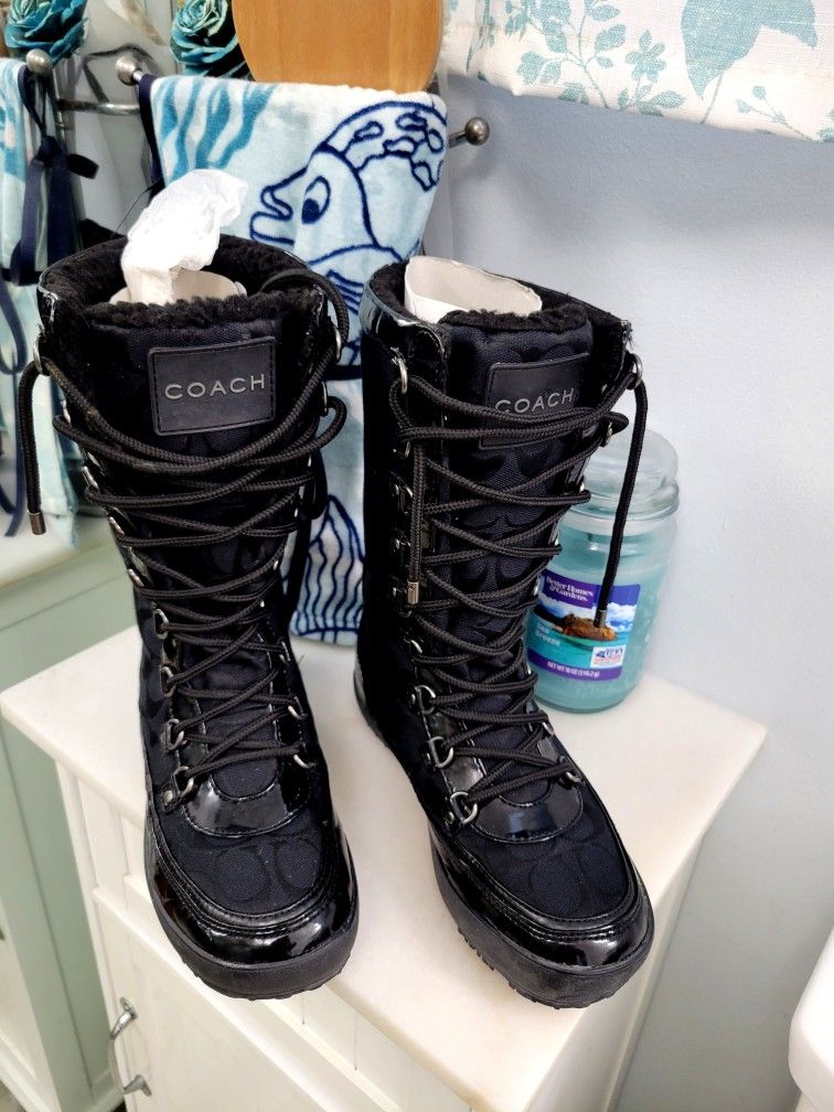 Ladies limited Coach Winter Lace-up Boots (size 6.5)