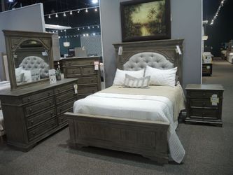 Steve Silver King Tufted Upholstered Bed – Gray Panel, Wood Frame – Outlet