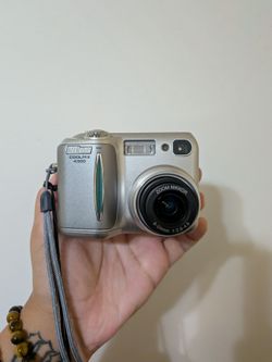 Nikon Coolpix 4300 Digital Camera 📸