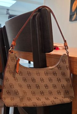 Dooney and Burke shoulder bag vintage 2000s y2k