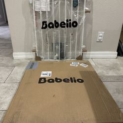 Wide Pet Gate / Safety Gate - Fits Openings 26” - 43”