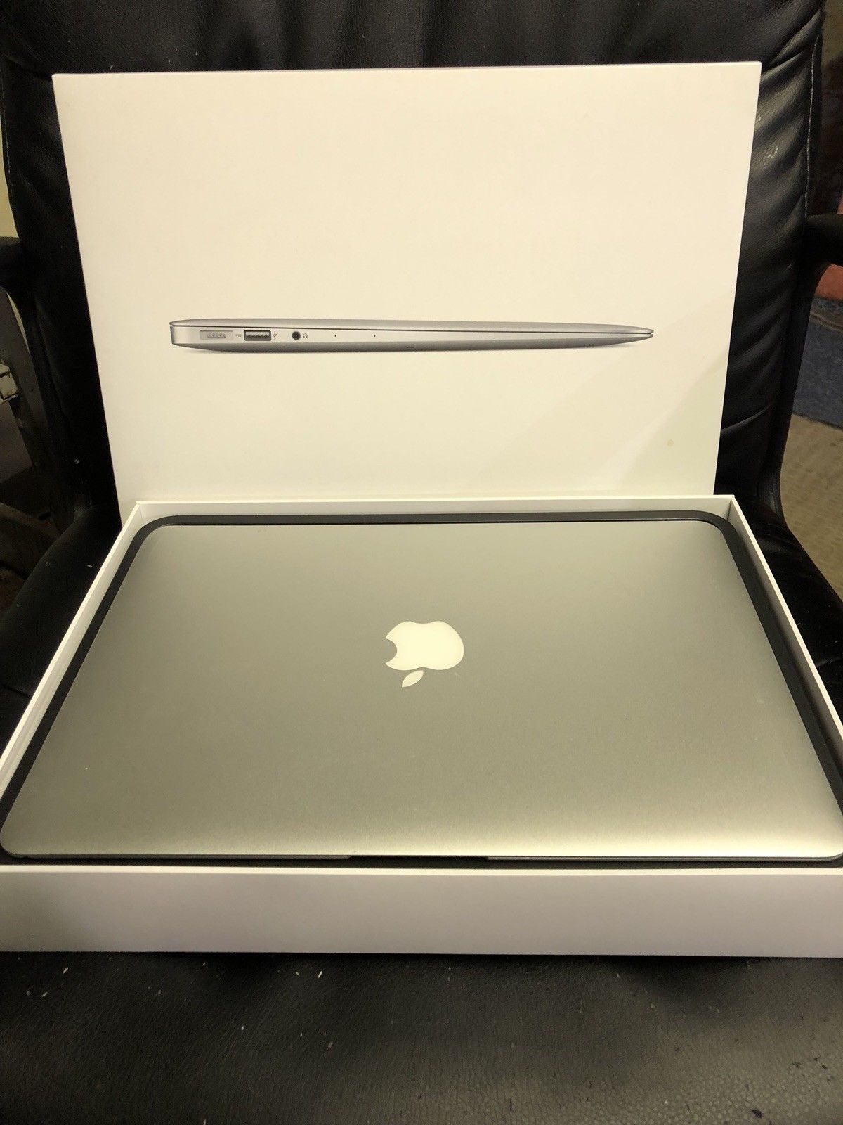 2015 MacBook Air intel i7 processor 256gb SSD For Sale