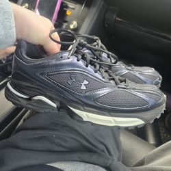 Womens Under Armour running shoes