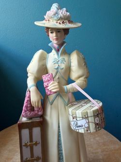 2002 Mrs Albee Presidents Award Porcelain Figurine