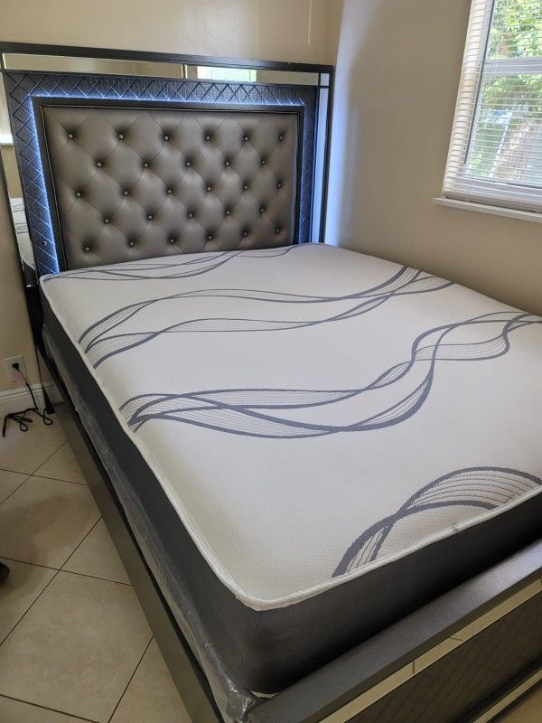 NEW QUEEN MATTRESS AND BOX SPRING 2PC bed frame not included on price