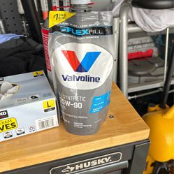 Valvoline Full Synthetic SAE 75 W – 90 Gear Oil Free