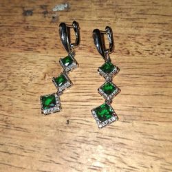 Green Earrings Beautiful 