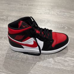 Air Jordan 1 Mids