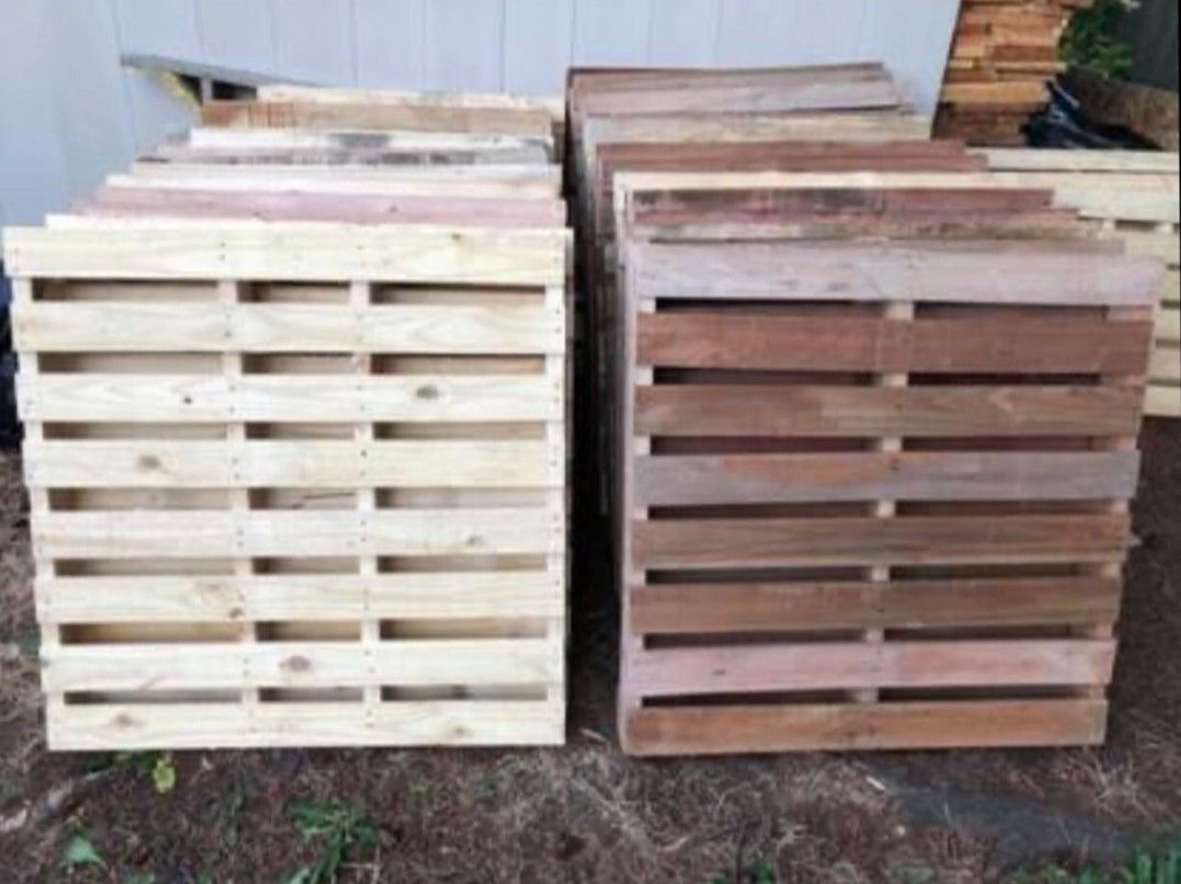 pallets for sale 40.5x40.5 READ ⬇️ DESCRIPTION ⤵️ 