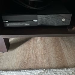 Xbox One 2 Controllers And Games