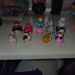 Tsum Tsum Lot Of 21 Stackables Toys